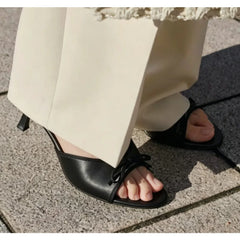 Design Simple One-word High-heeled Shoes
