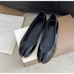 Arrival Patent Leather Inner Heightening Splite-Toe Shoes