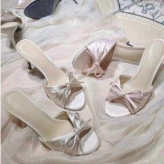 Butterfly-kont Pleated Thin Low Heel