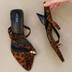 Leopard Print Narrow Band Design Sandals Metal Decoration Pointed Toe Slide Sandal Comfortable Non-slip Beach Shoe