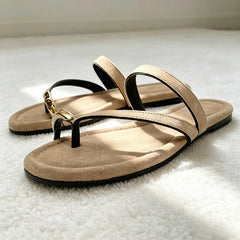 High Quality Faux Suede Flat Sandals Metal Applique Detail Designer Shoe Comfortable Round-toe Clip Toe Flip Flops