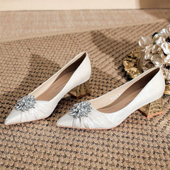 High-quality Satin Crystal Flowers Decorated Pumps Pointed Toe Red Wedding Bridal Shoes