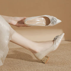 High-quality Satin Crystal Flowers Decorated Pumps Pointed Toe Red Wedding Bridal Shoes