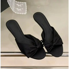 Designer Butterfly-kont Pleated Thin Low Heel